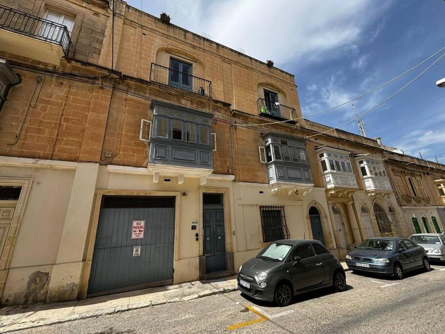Maltese Charm Near Valletta Apartment *